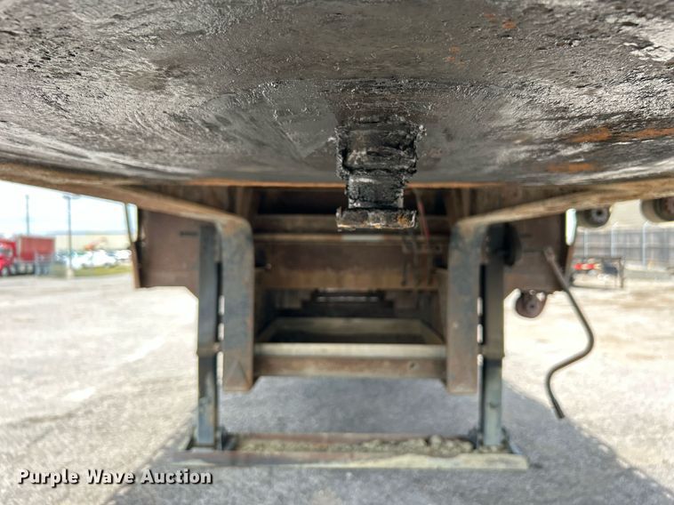 image for item DJ6340 2006 Fontaine  drop deck trailer