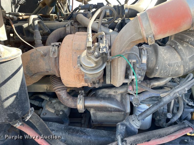 image for item DK2517 2006 Mack CHN613  semi truck