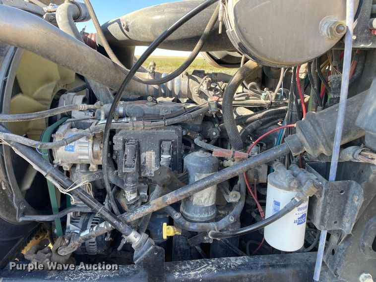 image for item DK2517 2006 Mack CHN613  semi truck