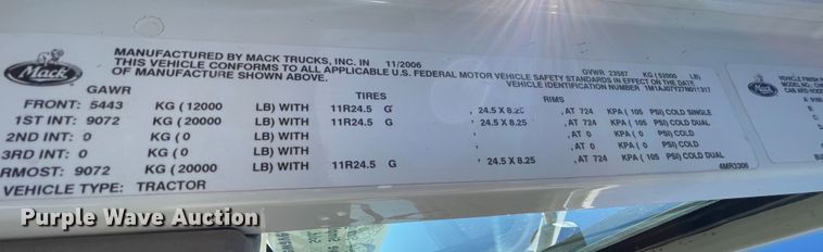 image for item DK2517 2006 Mack CHN613  semi truck