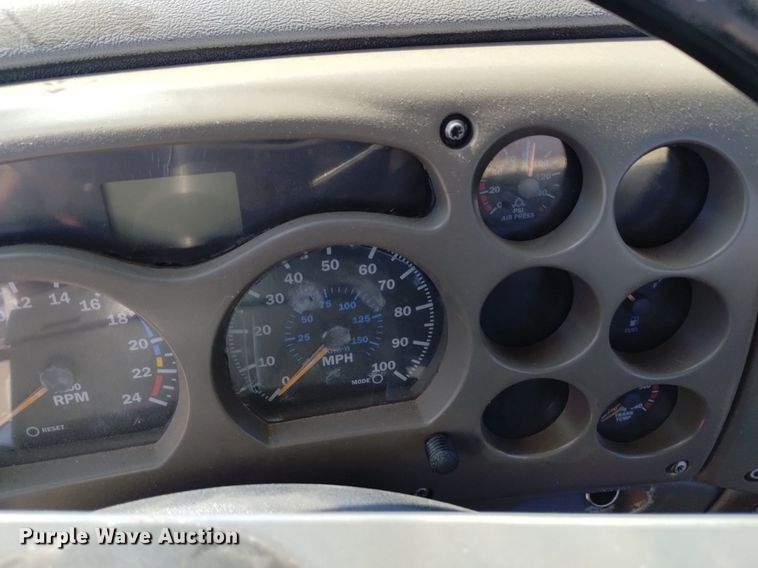 image for item DK8831 2006 Mack CXN613 semi truck