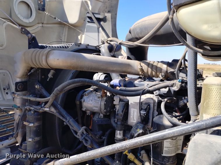 image for item DK8831 2006 Mack CXN613 semi truck