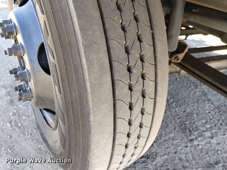 image for item DK8831 2006 Mack CXN613 semi truck