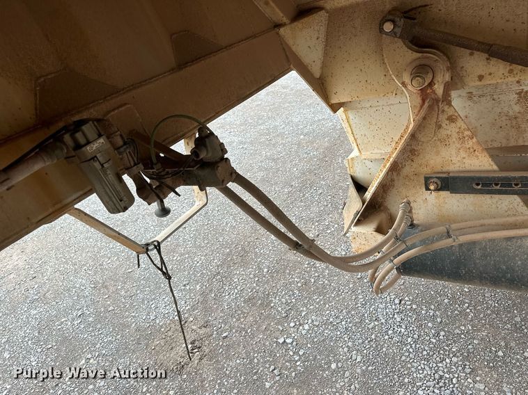 image for item DM2613 2015 CTS BDT-40  bottom dump trailer