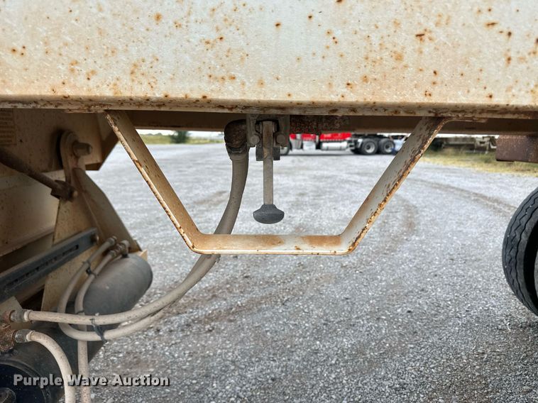 image for item DM2614 2015 CTS BDT-40  bottom dump trailer