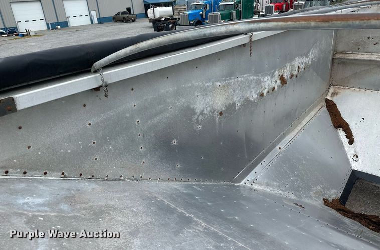 image for item DM2618 2010 Timpte  grain trailer