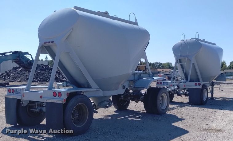 image for item DN6405 (2) pneumatic dry bulk trailer