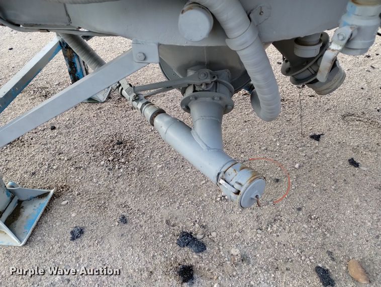 image for item DN6405 (2) pneumatic dry bulk trailer