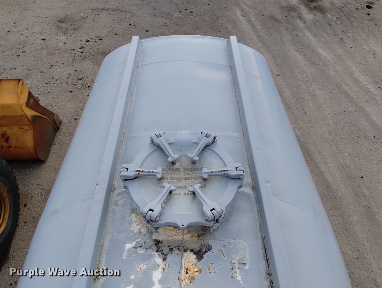 image for item DN6405 (2) pneumatic dry bulk trailer