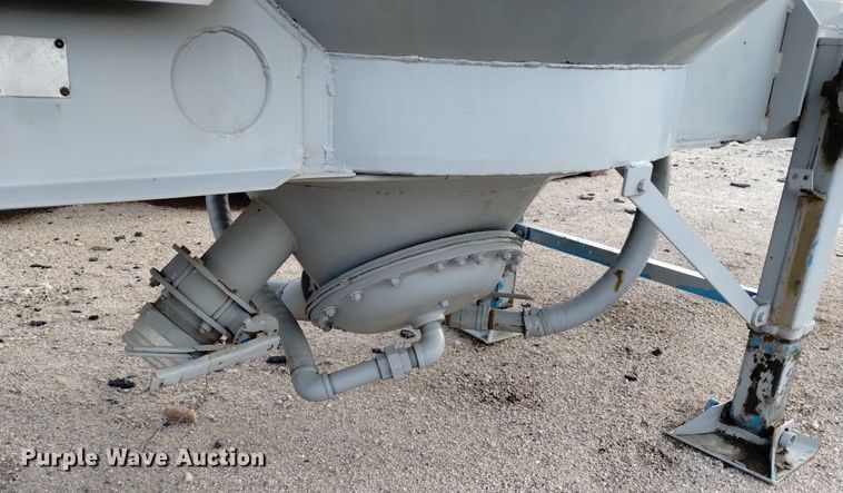 image for item DN6405 (2) pneumatic dry bulk trailer