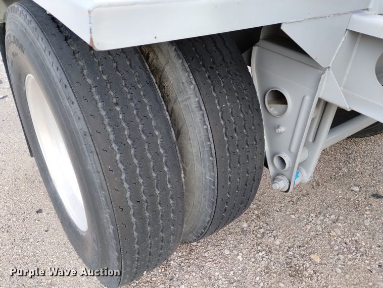 image for item DN6405 (2) pneumatic dry bulk trailer