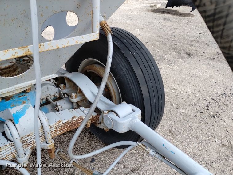 image for item DN6405 (2) pneumatic dry bulk trailer