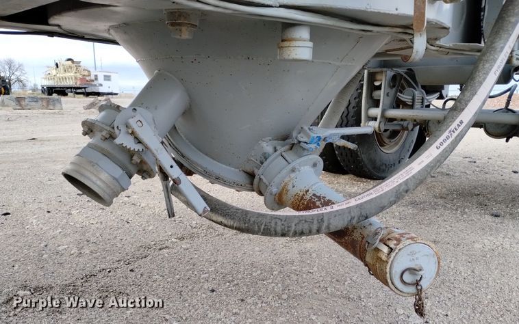 image for item DN6405 (2) pneumatic dry bulk trailer