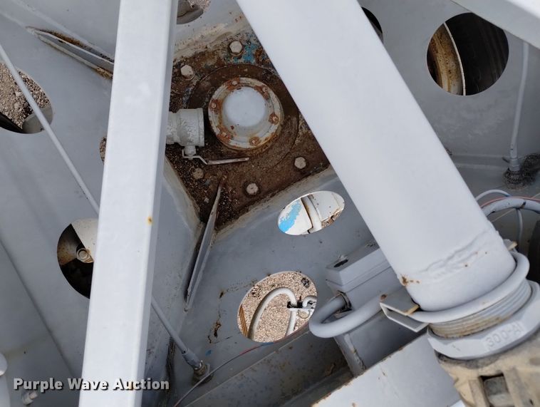 image for item DN6405 (2) pneumatic dry bulk trailer