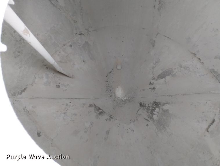 image for item DN6405 (2) pneumatic dry bulk trailer