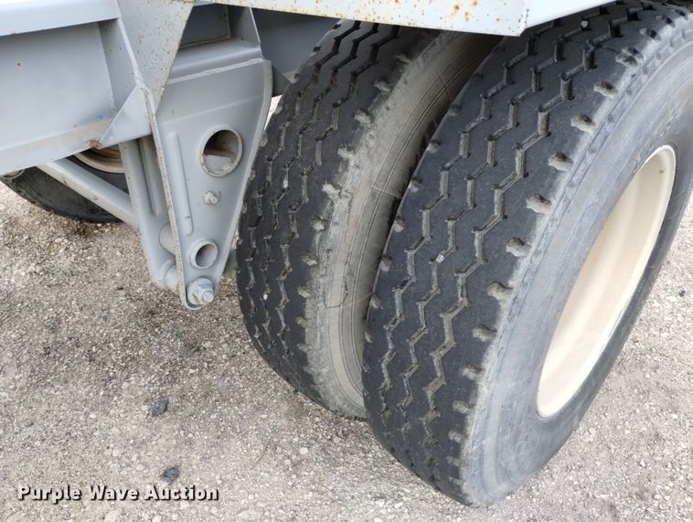 image for item DN6405 (2) pneumatic dry bulk trailer