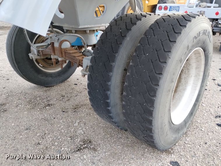 image for item DN6405 (2) pneumatic dry bulk trailer