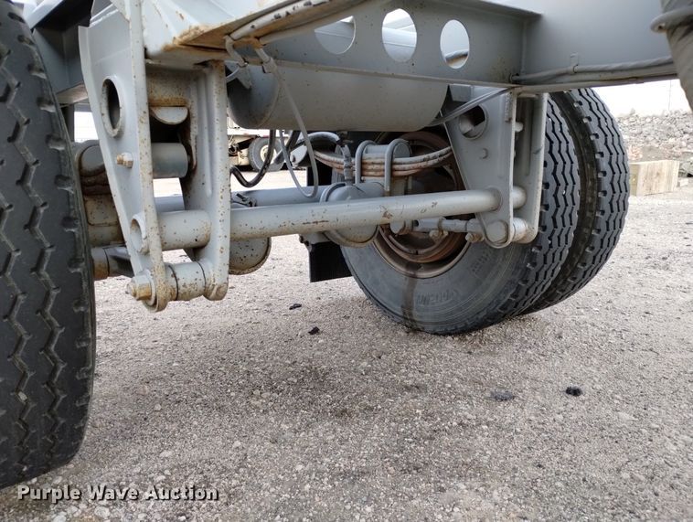 image for item DN6405 (2) pneumatic dry bulk trailer