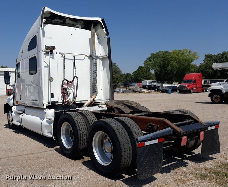 image for item DO3123 2005 Kenworth T2000  semi truck