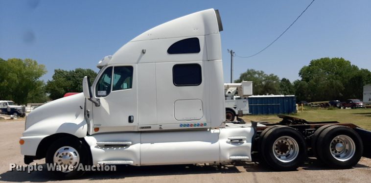 image for item DO3123 2005 Kenworth T2000  semi truck