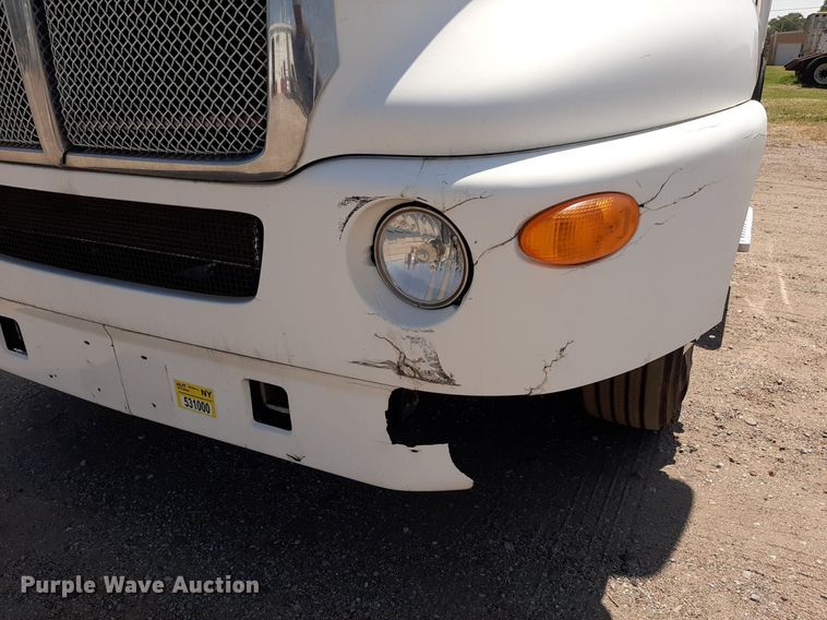 image for item DO3123 2005 Kenworth T2000  semi truck