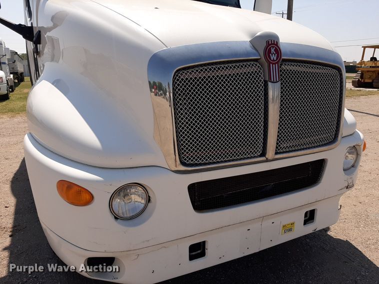 image for item DO3123 2005 Kenworth T2000  semi truck