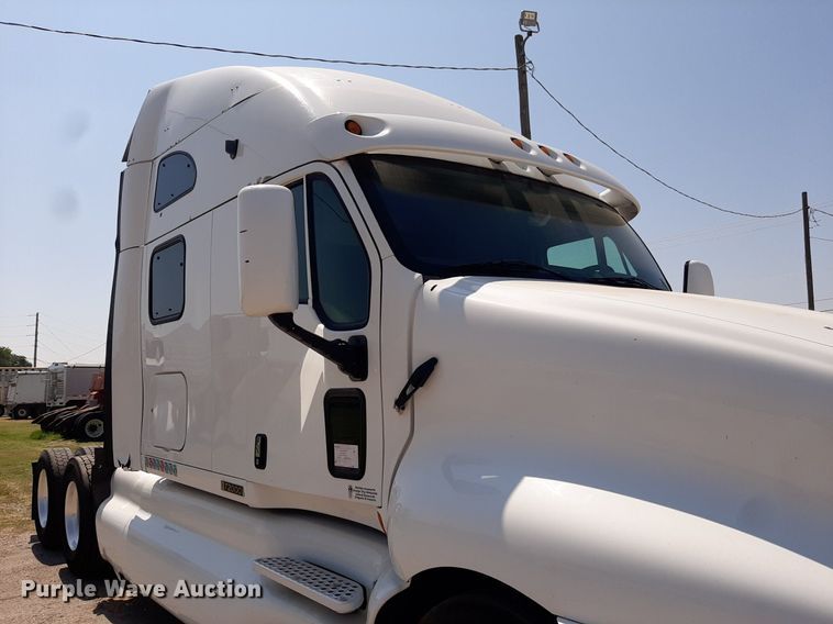 image for item DO3123 2005 Kenworth T2000  semi truck
