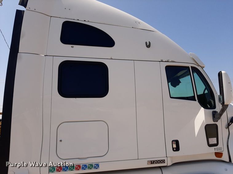 image for item DO3123 2005 Kenworth T2000  semi truck