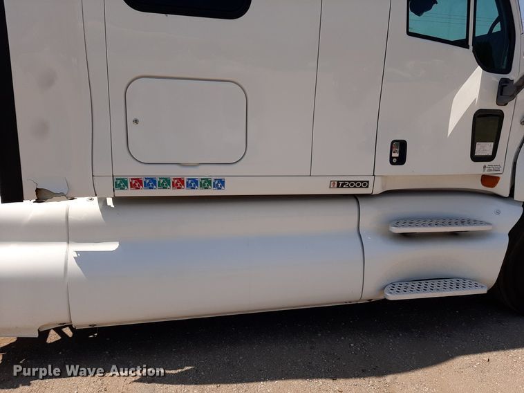 image for item DO3123 2005 Kenworth T2000  semi truck