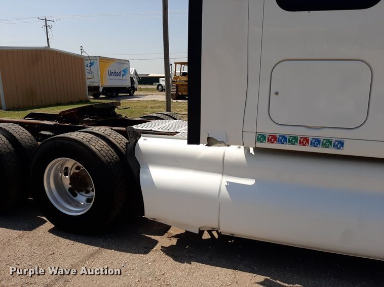 image for item DO3123 2005 Kenworth T2000  semi truck