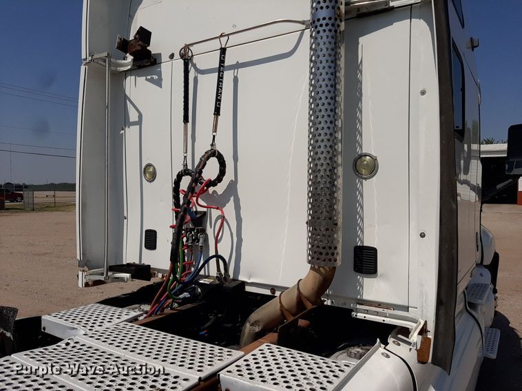 image for item DO3123 2005 Kenworth T2000  semi truck