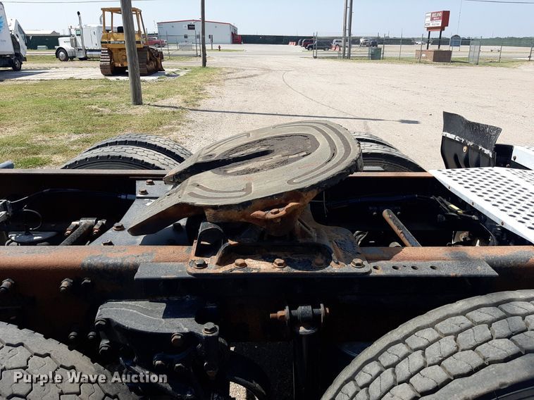 image for item DO3123 2005 Kenworth T2000  semi truck