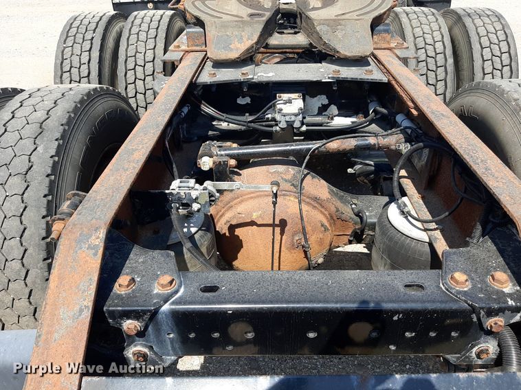 image for item DO3123 2005 Kenworth T2000  semi truck