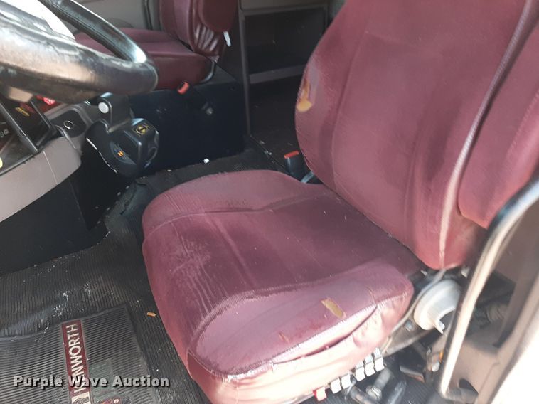 image for item DO3123 2005 Kenworth T2000  semi truck