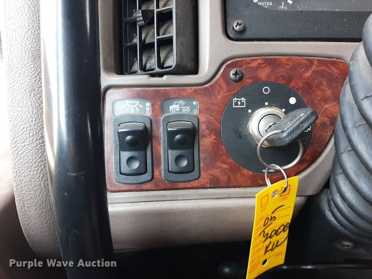 image for item DO3123 2005 Kenworth T2000  semi truck