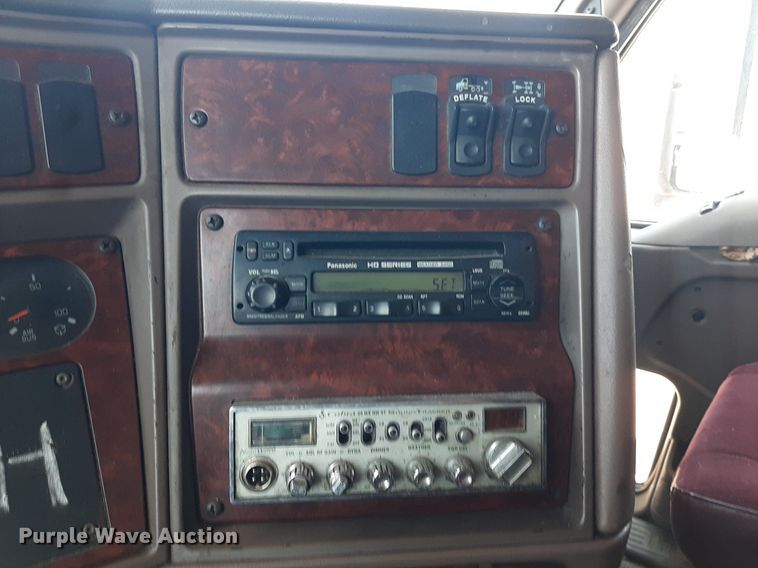 image for item DO3123 2005 Kenworth T2000  semi truck