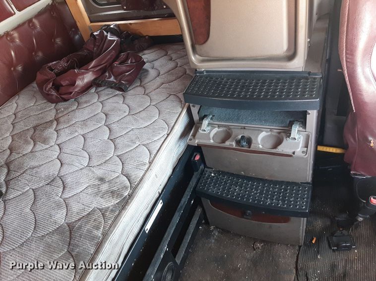 image for item DO3123 2005 Kenworth T2000  semi truck