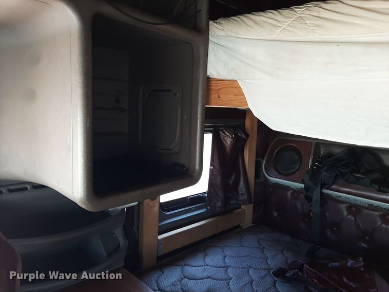 image for item DO3123 2005 Kenworth T2000  semi truck