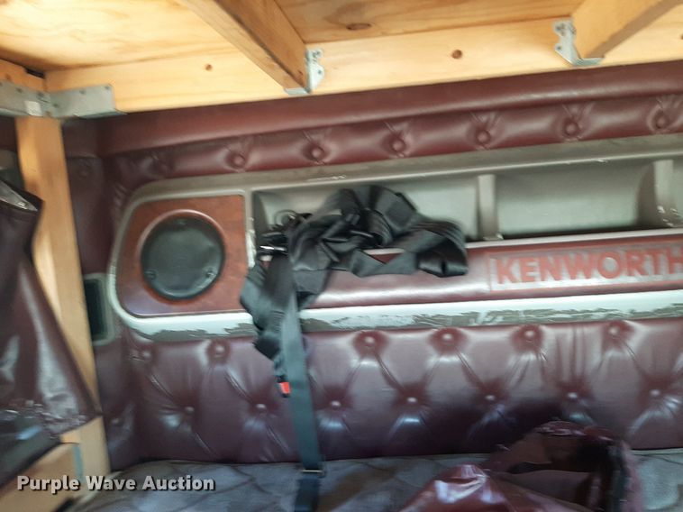 image for item DO3123 2005 Kenworth T2000  semi truck