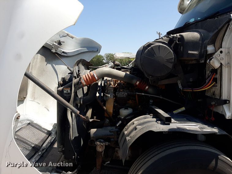 image for item DO3123 2005 Kenworth T2000  semi truck