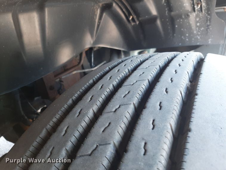 image for item DO3123 2005 Kenworth T2000  semi truck