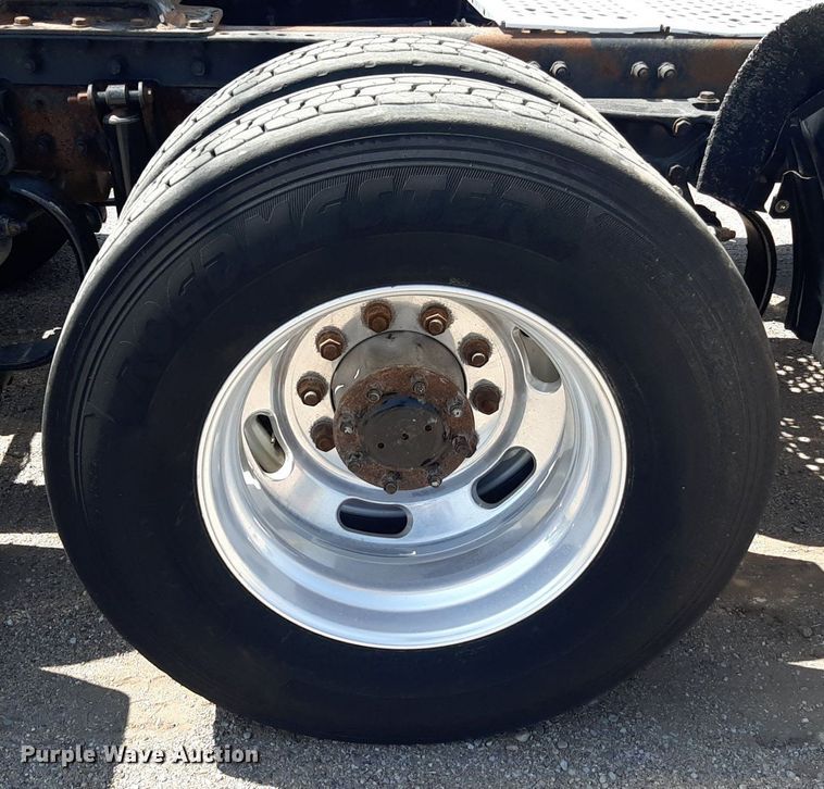 image for item DO3123 2005 Kenworth T2000  semi truck