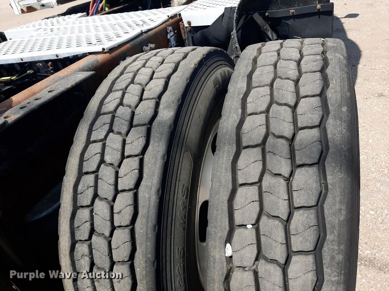 image for item DO3123 2005 Kenworth T2000  semi truck