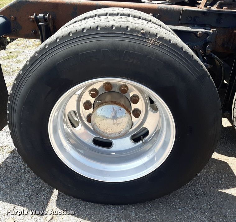 image for item DO3123 2005 Kenworth T2000  semi truck