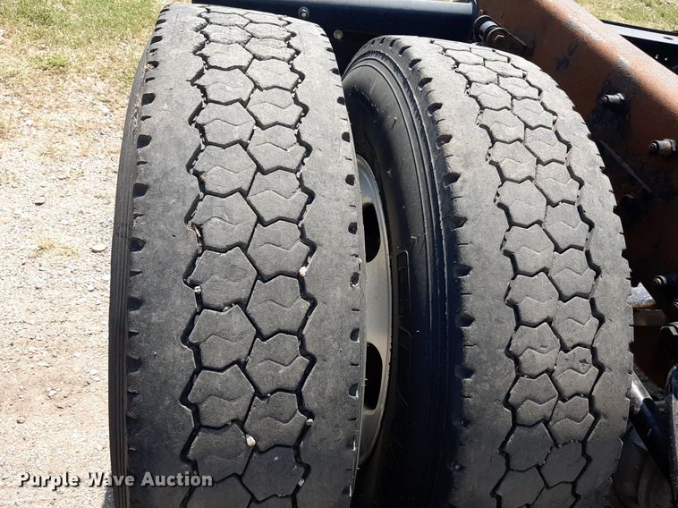 image for item DO3123 2005 Kenworth T2000  semi truck