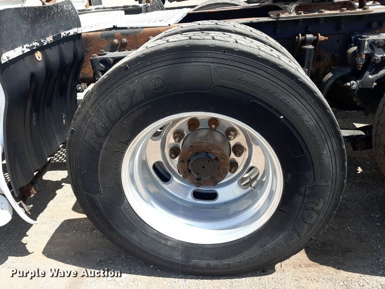 image for item DO3123 2005 Kenworth T2000  semi truck