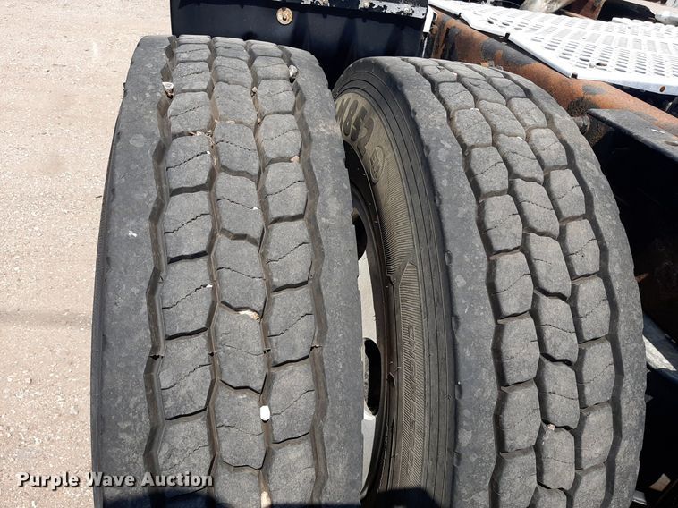 image for item DO3123 2005 Kenworth T2000  semi truck