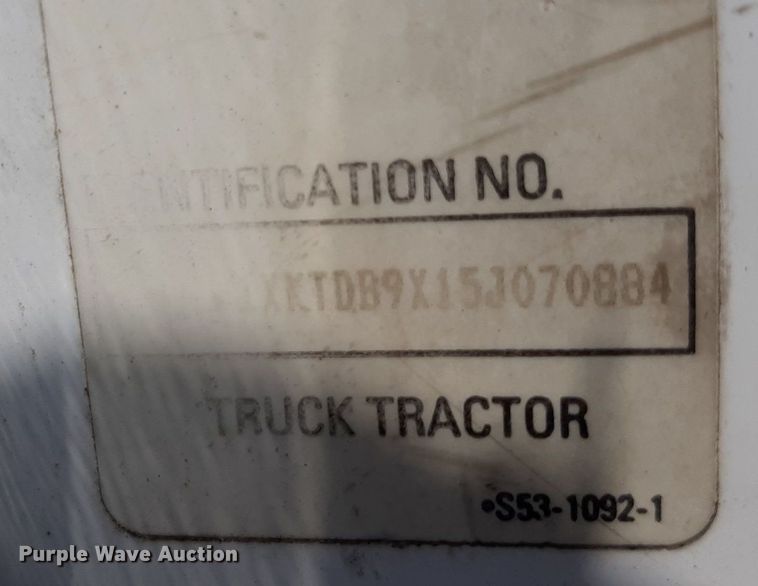 image for item DO3123 2005 Kenworth T2000  semi truck