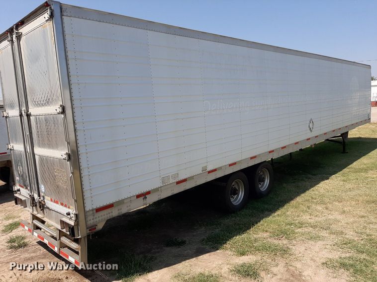 image for item DO3125 2005 Utility 3000R  refrigerated van trailer