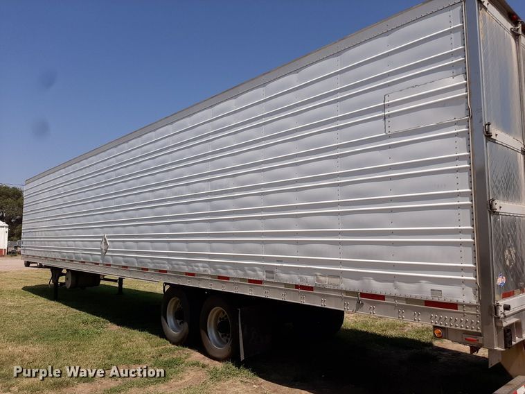 image for item DO3125 2005 Utility 3000R  refrigerated van trailer